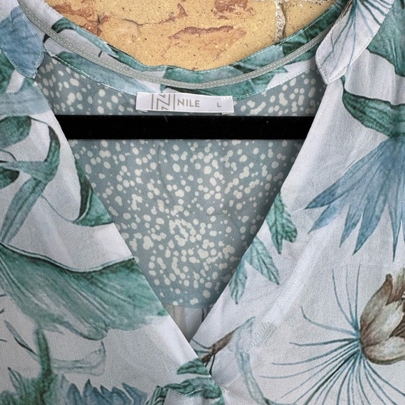Nile Floral Blouse with Green and Blue Leaves - Picture 2 of 4